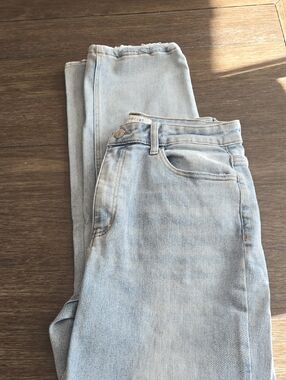 Light Blue Straight Leg Women's Jeans - Classic Everyday Fit